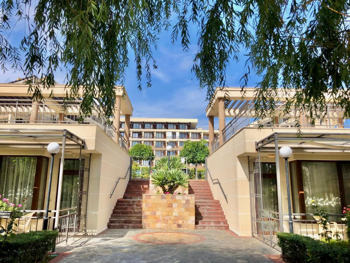 Sorrento - Menada Apartments スヴェティ・ヴラス エクステリア 写真