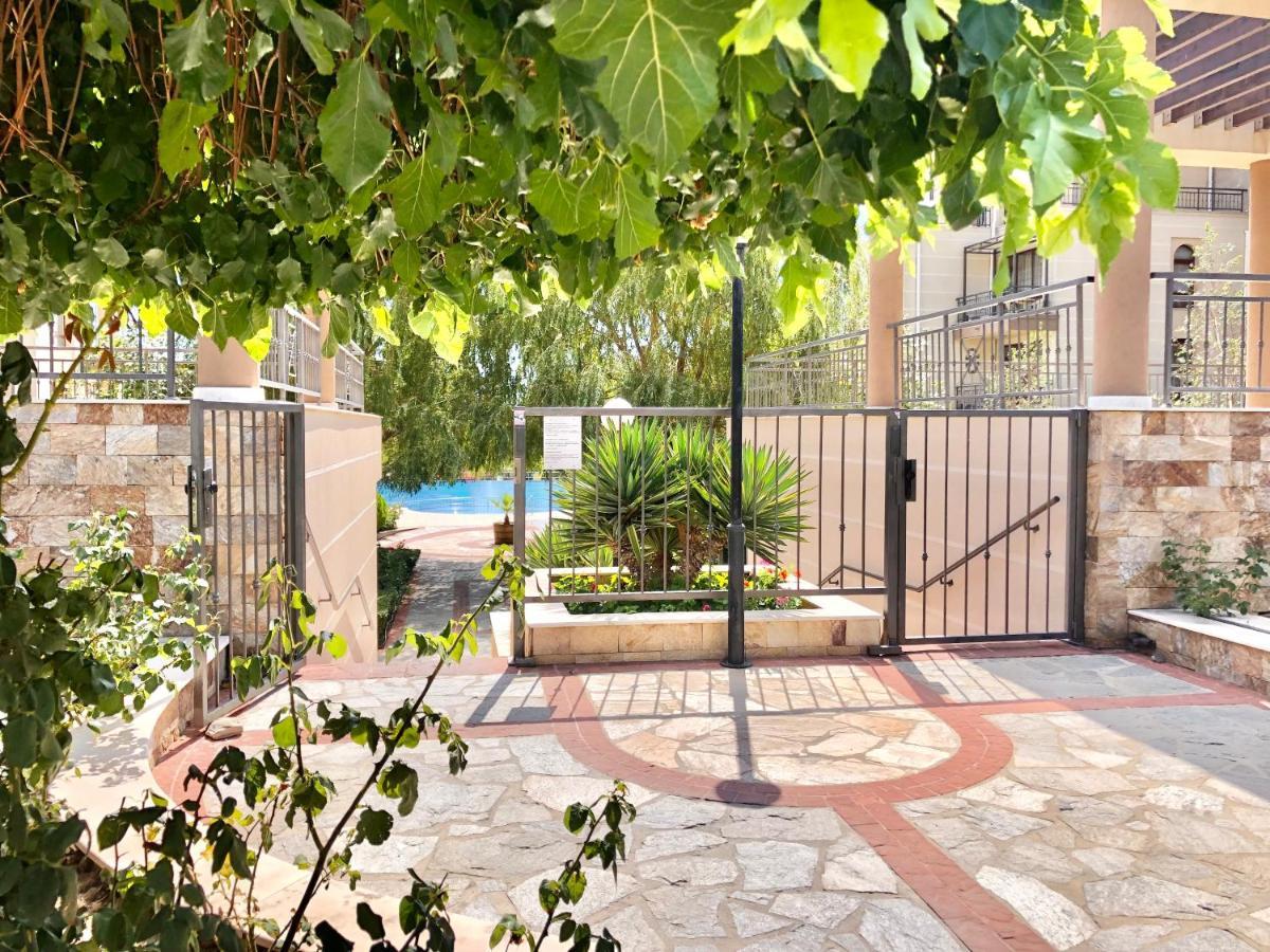 Sorrento - Menada Apartments スヴェティ・ヴラス エクステリア 写真
